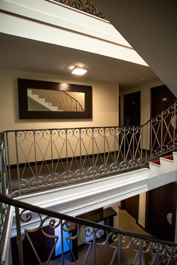 Hotel Restaurant Du Centre Et Du Lauragais Castelnaudary Kültér fotó